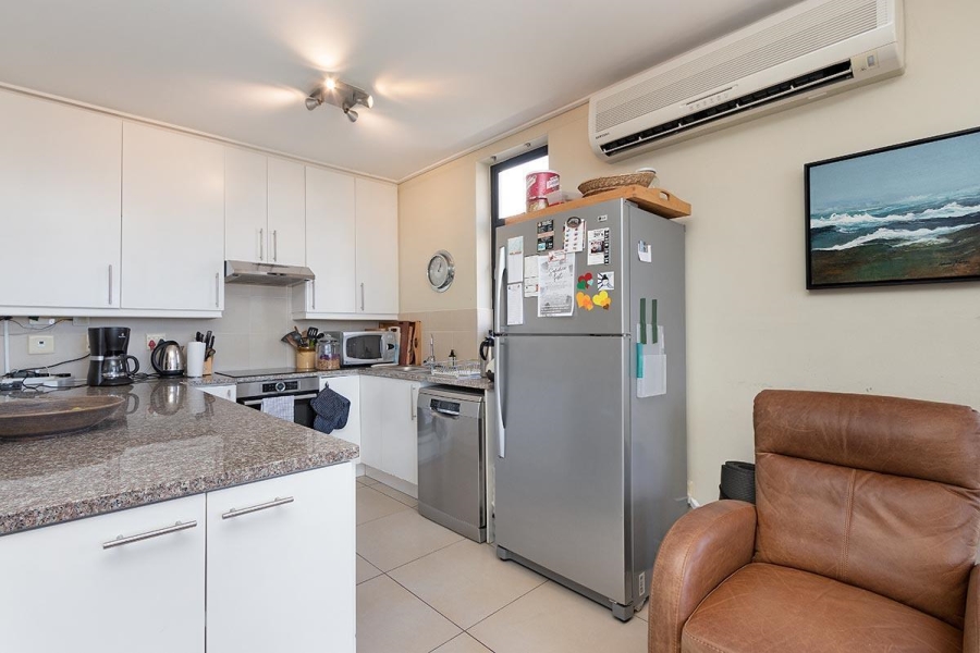 To Let 2 Bedroom Property for Rent in Sea Point Western Cape